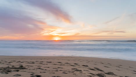 Zeitraffer:-Sonnenuntergang-Am-Strand-In-Kalifornien