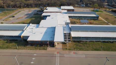 Luftbildvideo-Der-Adkins-Grundschule-In-Lantana,-Texas