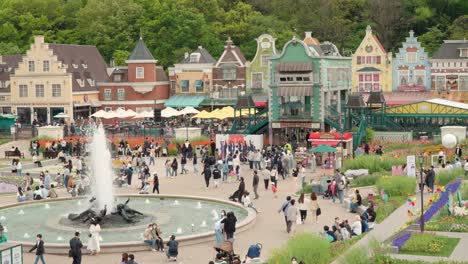 The-Everland-Amusement-Park-in-Yongin,-South-Korea-is-enjoyed-by-many-families-in-summer