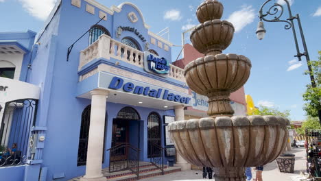 Zoom-in-shot-of-dentist-office-in-Nogales,-Sonora,-Mexico