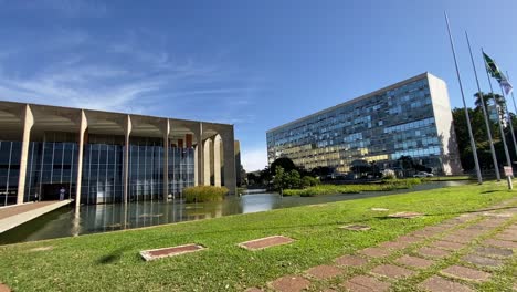 The-Ministry-of-Foreign-Affairs-and-Ministry-of-Health-during-COVID-pandemic-in-Brasilia,-Brazil