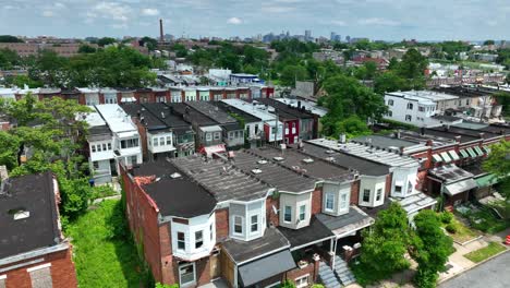 Homes-in-urban-Baltimore-Maryland-neighborhood-community