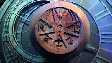 Harry-Potter-giant-pendulum-clock-from-The-Prisoner-of-Azkaban