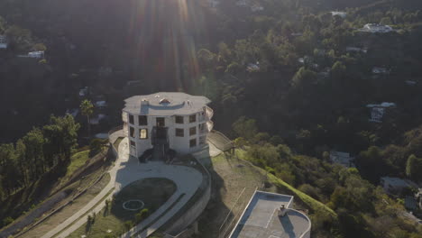 Aerial-of-creepy-deserted-hillside-mansions-in-Los-Angeles