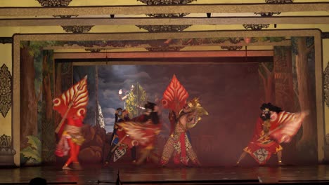 Free-puppet-show-in-Sriwedari-building,-Yogyakarta