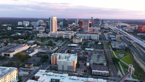 4K-Aerial-panning-clip-near-I-4-in-downtown-Orlando,-Florida-at-twilight