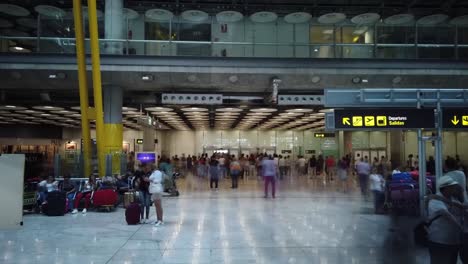Motion-lapse-of-the-arrivals-hall-of-T4-terminal-in-Barajas-Airport,-Madrid