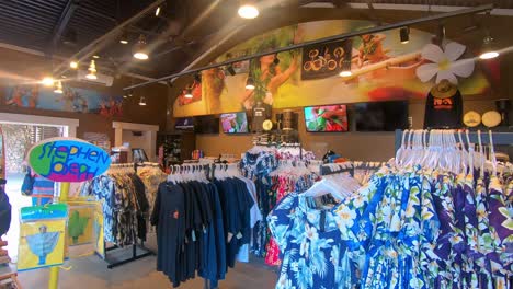 Wardrobe-store-with-a-T-shirts-in-floral-design-in-Hawaii