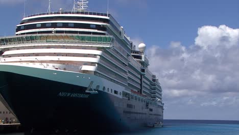 Nieuw-Amsterdam-cruise-ship-docked-at-Grand-Turk,-Turks-and-Caicos-Islands