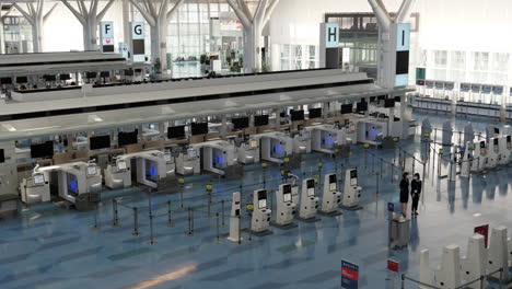 Empty-terminal-of-Tokyo-Haneda-International-airport-during-pandemic