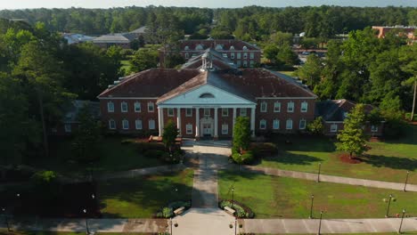 Luftaufnahme-Der-Coastal-Carolina-University-Vom-Gelände-Des-College-Campus-Und-Den-Akademischen-Gebäuden