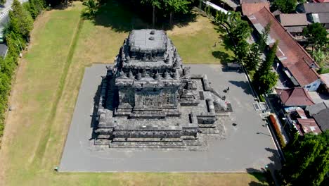 Majestic-temple-of-Mendut-in-Magelang,-Indonesia
