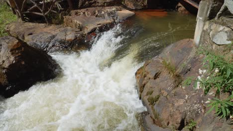 Statische-Aufnahme-Des-Datanla-Wasserfalls-In-Da-Lat,-Vietnam,-Aufgenommen-In-Zeitlupe-Mit-60-Bildern-Pro-Sekunde
