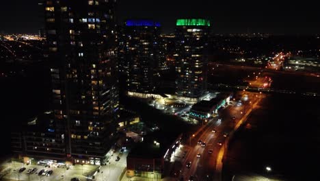 Asombroso-Paisaje-Urbano-De-Toronto-Por-La-Noche