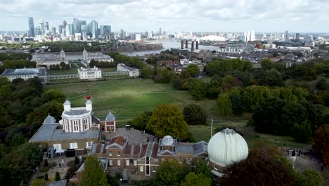 Sunny-establishment-aerial-of-Greenwich-Observatory-center-and-the-city-of-London-in-the-background