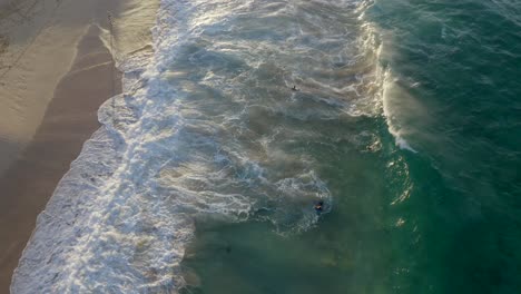 Meditative-crashing-waves,-ocean-spray-create-stunning-ocean-textures