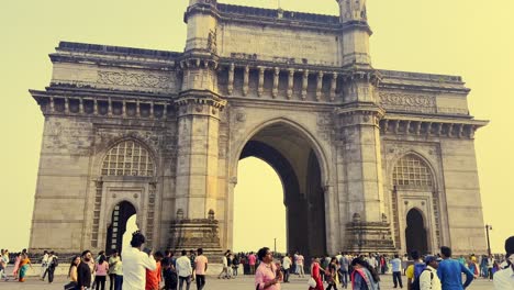 Exterior-view-of-Gateway-of-India,-India