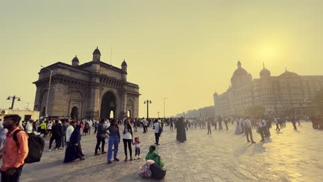Exterior-view-of-Gateway-of-India,-in-mumbai