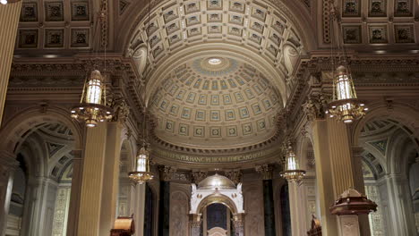 Unglaublicher-Innenraum-Der-Kathedralenbasilika-In-Philadelphia,-Pennsylvania