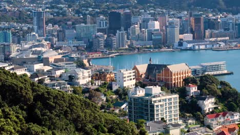 Atemberaubender-Panoramablick-Auf-Die-Landschaft-Der-Gebäude-Der-Hauptstadt-Wellington-Und-Des-Hafenstadtbildes-Vom-Aussichtspunkt-Mount-Victoria-In-Neuseeland-Aotearoa