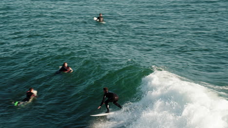 Surfer-In-Santa-Cruz,-Kalifornien