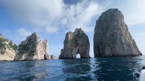 Faraglioni-at-the-island-of-Capri,-Italy