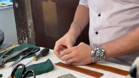 Leather-Belt-Making-In-Florence,-Italy