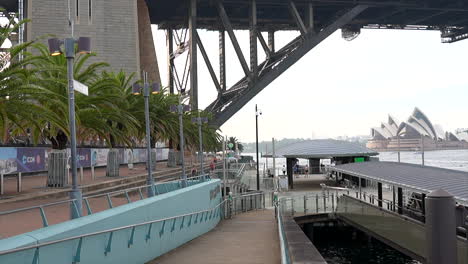 Milsons-Point-Wharf-Im-Hafen-Von-Sydney,-Australien