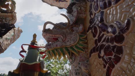 Colorful-Mosaic-Dragon-Images-At-Linh-Phuoc-Pagoda-In-Da-Lat,-Vietnam