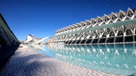 Incredible-environment-of-Santiago-Calatrava's-architect-famous-buildings-in-Valencia,-Spain