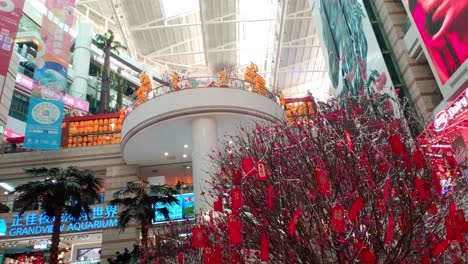 Chinesisches-Neujahrsfest-Im-Noblen-Einkaufszentrum-In-Guangzhou