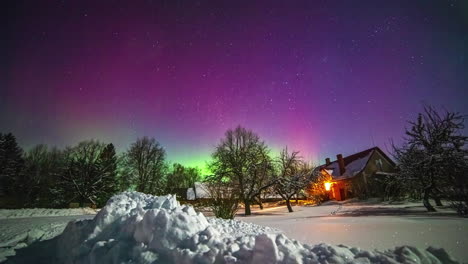 Colorful-timelapse-of-dancing-northern-lights-in-the-sky-at-night-in-Scandinavia
