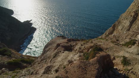 Klippen-Und-Meerblick-Rund-Um-Den-Leuchtturm-Cabo-Espichel-In-Portugal