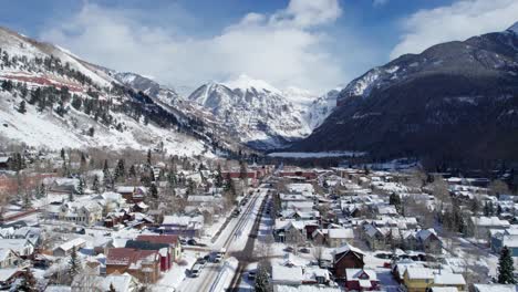 Drone-aerial-view-Downtown-Telluride,-Colorado-on-a-bright-and-sunny-day