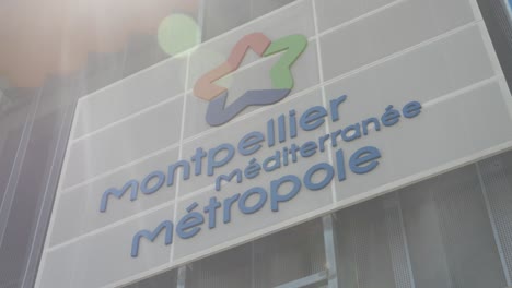 Logotipo-Gigante-De-La-Metrópolis-Mediterránea-De-Montpellier-En-El-Estadio-De-Fútbol-rugby