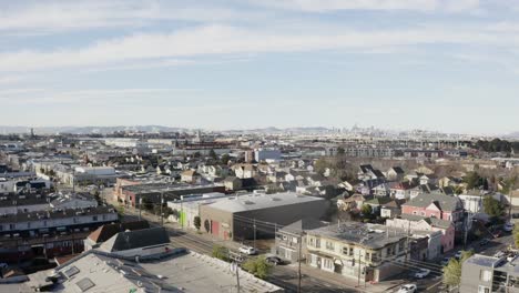 Drone-pan-up-in-San-Francisco-over-the-water