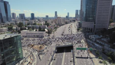 Drone-Disparó-Sobre-El-Centro-De-Las-Protestas-En-Tel-Aviv-Contra-El-Pisoteo-De-La-Corte-Suprema
