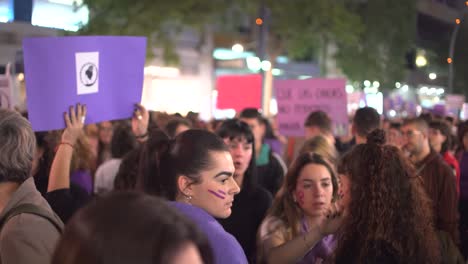 Murcia-Spanien---8.-März-2023:-Demonstration-Zum-Frauentag,-Parade-Auf-Der-Straße-Gran-Via-In-Der-Stadt-Murcia,-Wo-Viele-Frauen-Gleichheit,-Freiheit-Und-Menschenrechte-Fordern
