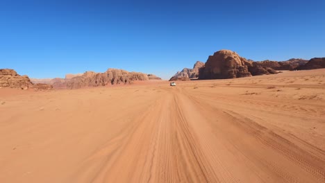 jeeps-in-wadi-rum-desert