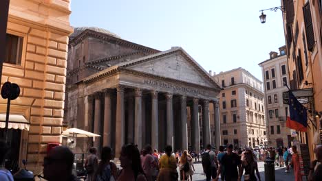 Touristen-Besuchen-Pantheon-Und-Piazza-Della-Rotonda,-Rom,-Italien