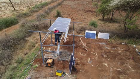People-installing-solar-panel