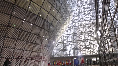 Interior-Del-Edificio-Del-Consejo-Europeo-En-Bruselas,-Bélgica