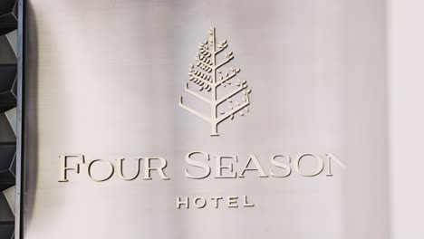 Iconic-Four-Seasons-Hotel-logo