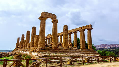 Temple-of-Hera-Lacinia,-or-Juno-Lacinia-in-the-Valle-dei-Templi-in-Sicily,-Italy---time-lapse