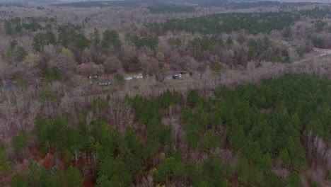 Aerial-of-wooded-forest-area-in-Eatonton,-Georgia