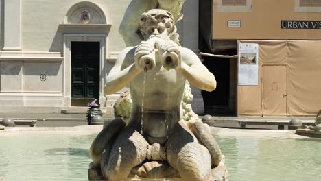 Tritón-De-La-Fuente-Del-Moro-Por-Giacomo-Della-Porta,-Piazza-Navona-En-Roma,-Italia