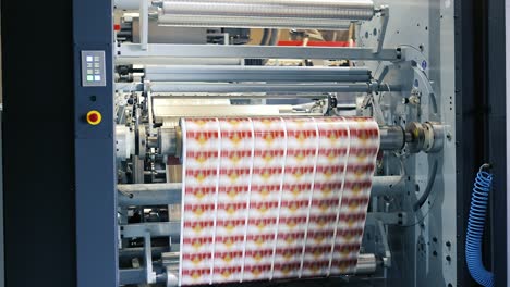 Proceso-De-Impresión-Flexográfica-En-Máquina-De-Prensa-En-Línea