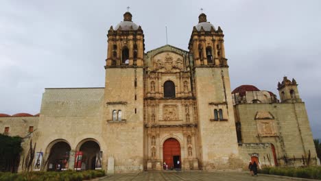 The-Church-and-Convent-of-Santo-Domingo-de-Guzmán-in-the-city-of-Oaxaca-de-Juárez