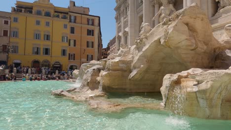 Trevi-Fountain,-Rome,-Italy
