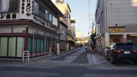 Friedliche-Straßen-Von-Hida-Takayama-Am-Späten-Nachmittag
